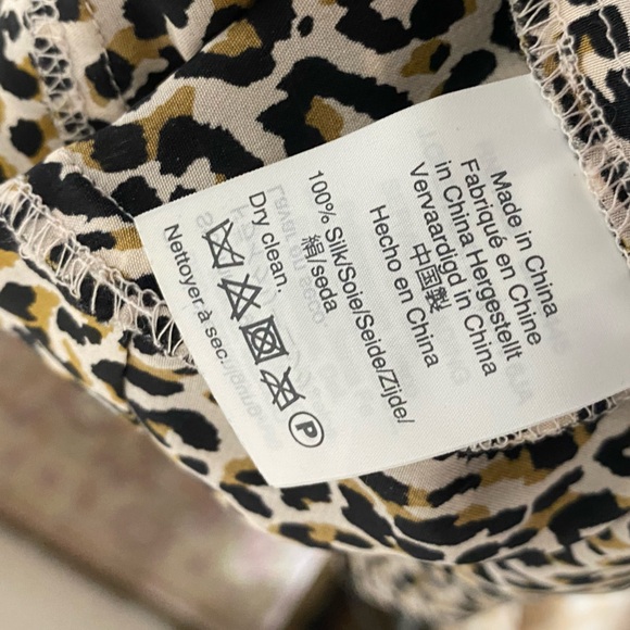 J. Crew 100% silk leopard button down blouse size 8 - Picture 10 of 10